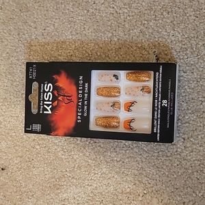 Long fall/Halloween glow-in-the-dark press on nails